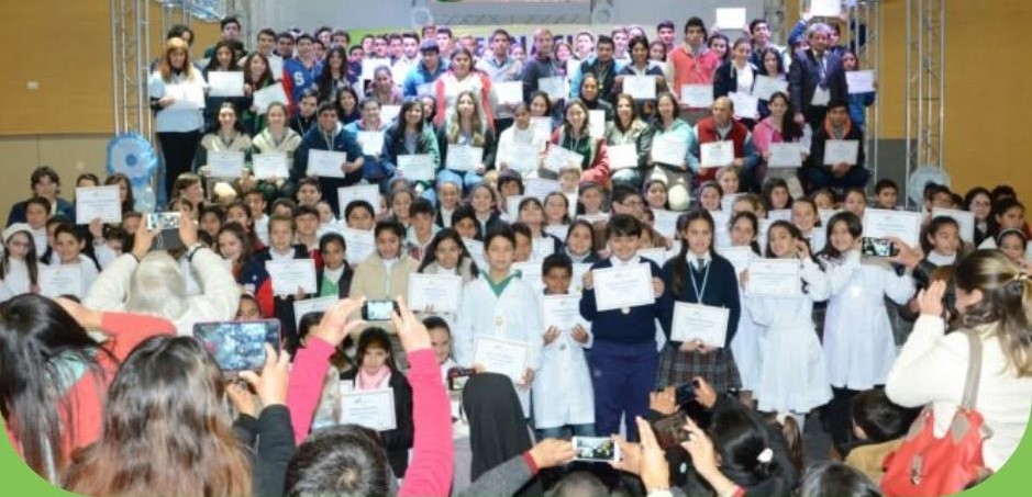 🎓 Vigésima segunda entrega de la Distinción «Hugo Solís» al Alumno Solidario