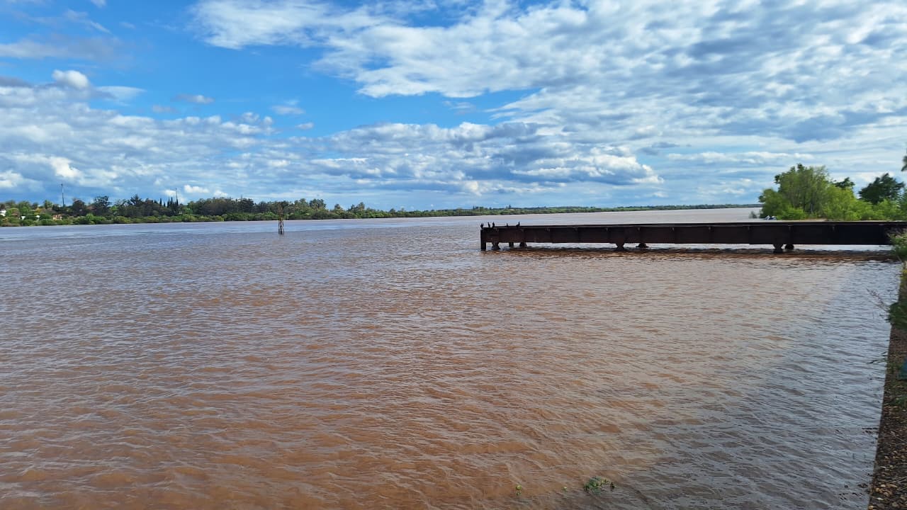 Evacuaciones preventivas y altura del río Uruguay frente al puerto de Concordia