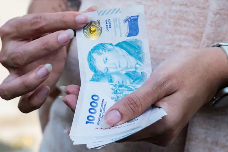 El consumo de los hogares argentinos cayó un 0,8% interanual en septiembre