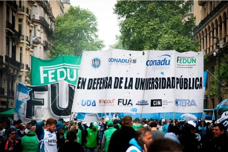Suspendieron provisoriamente la multa diaria de $100.000 al Gobierno por la Ley de Financiamiento Universitario